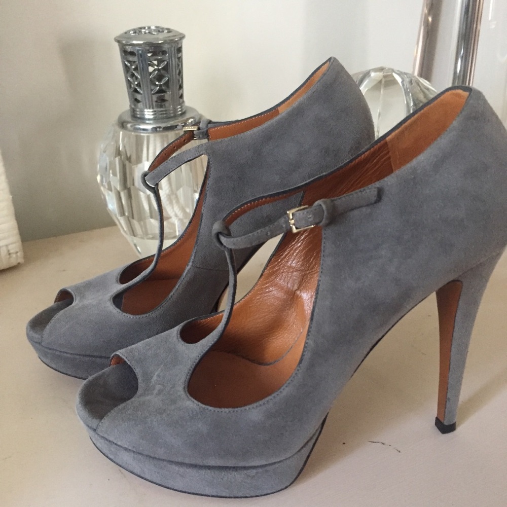 Gucci Gray Suede T-Strap Peep-Toe High Heels - Picture 3 of 8
